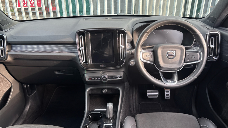 Volvo Xc40 2.0 T4 R DESIGN 5dr AWD Geartronic Petrol Estate